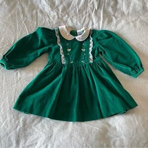 Vintage holiday green velvet dress with white lace and peterpan collar 4